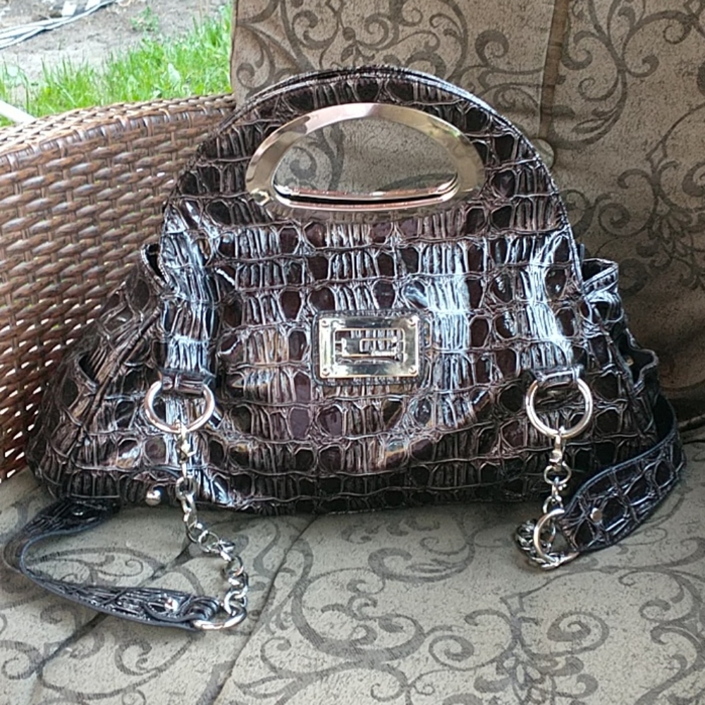 Beautiful Large Chenson Shoulder Bag
